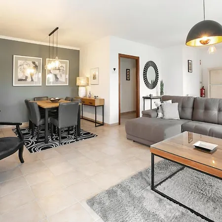 Pool & Charm Vila Óbidos